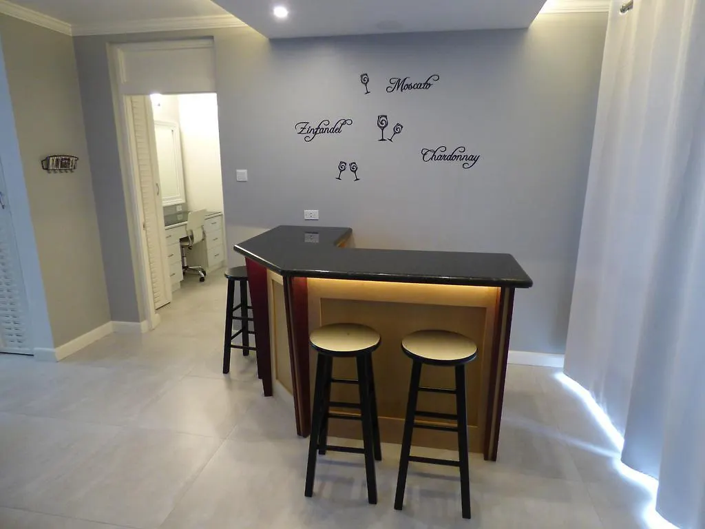 Beach One Bedroom Suite 05 Ocho Rios Apartment